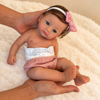 Bebê Reborn em Silicone Sólido – Realista, Mama e Faz Xixi