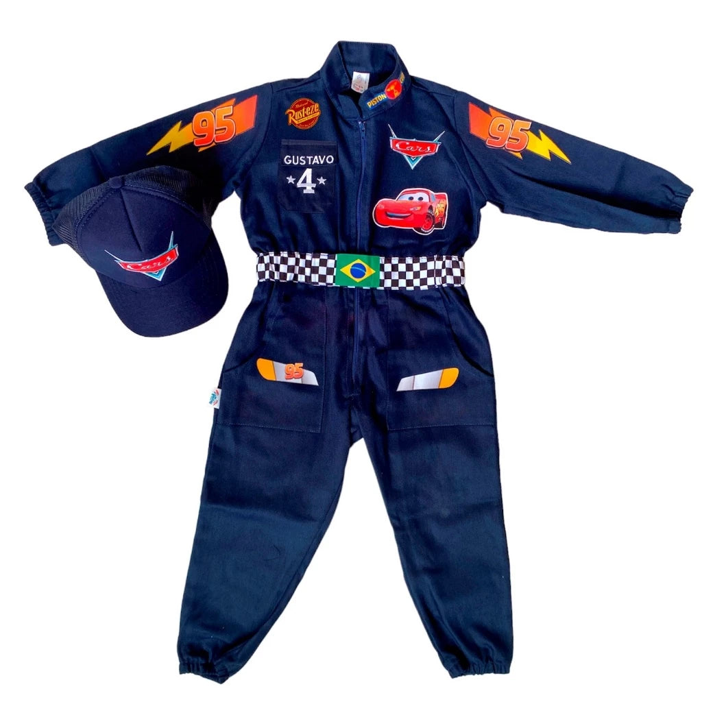 Macacão Fantasia Infantil Piloto tipo Carros McQueen Personalizada Nome e idade c/ Boné